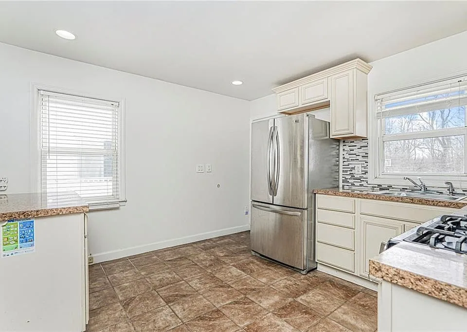 310 Chesterton Avenue photo 5