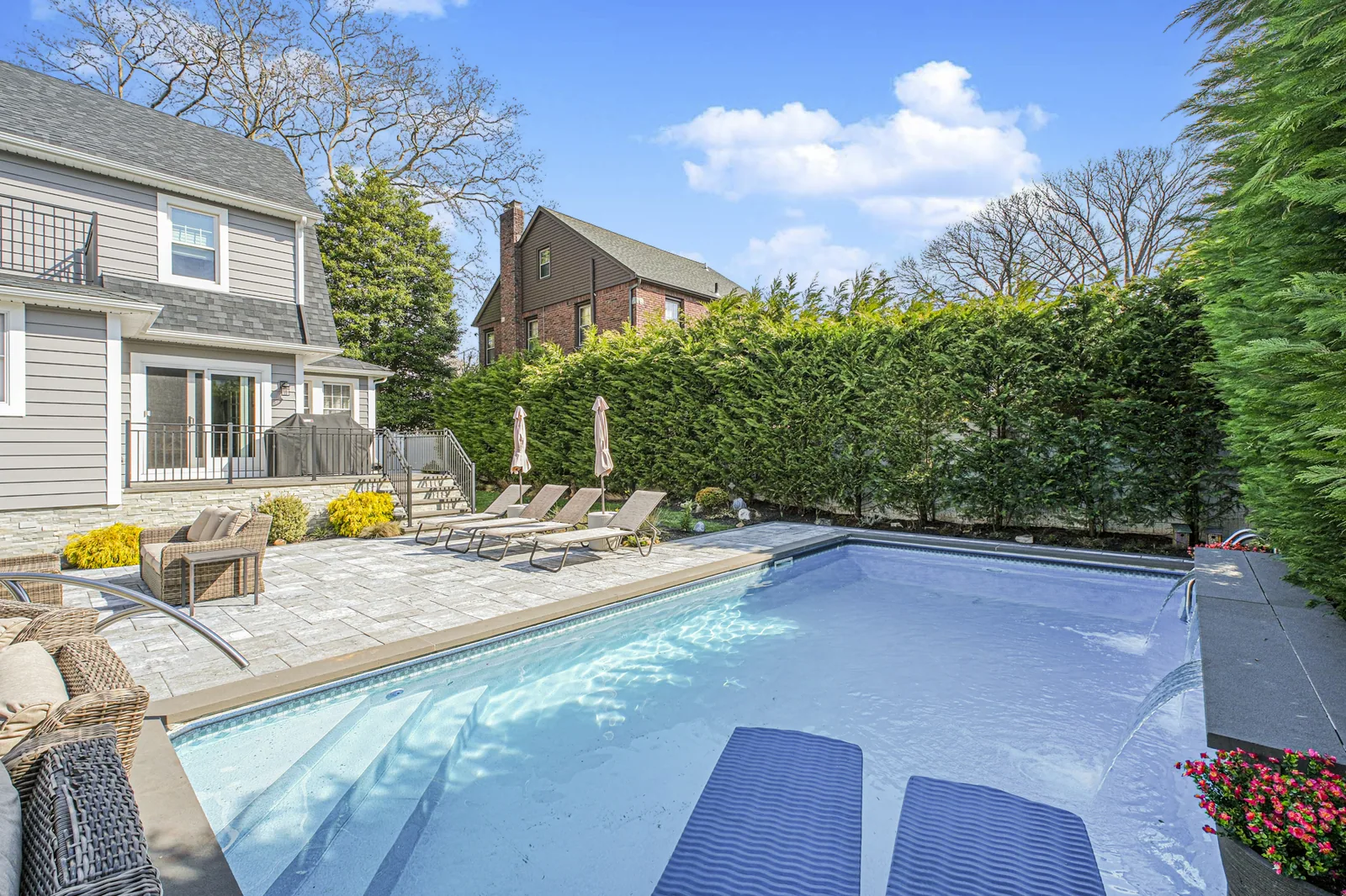 84 Elwood Place photo 8