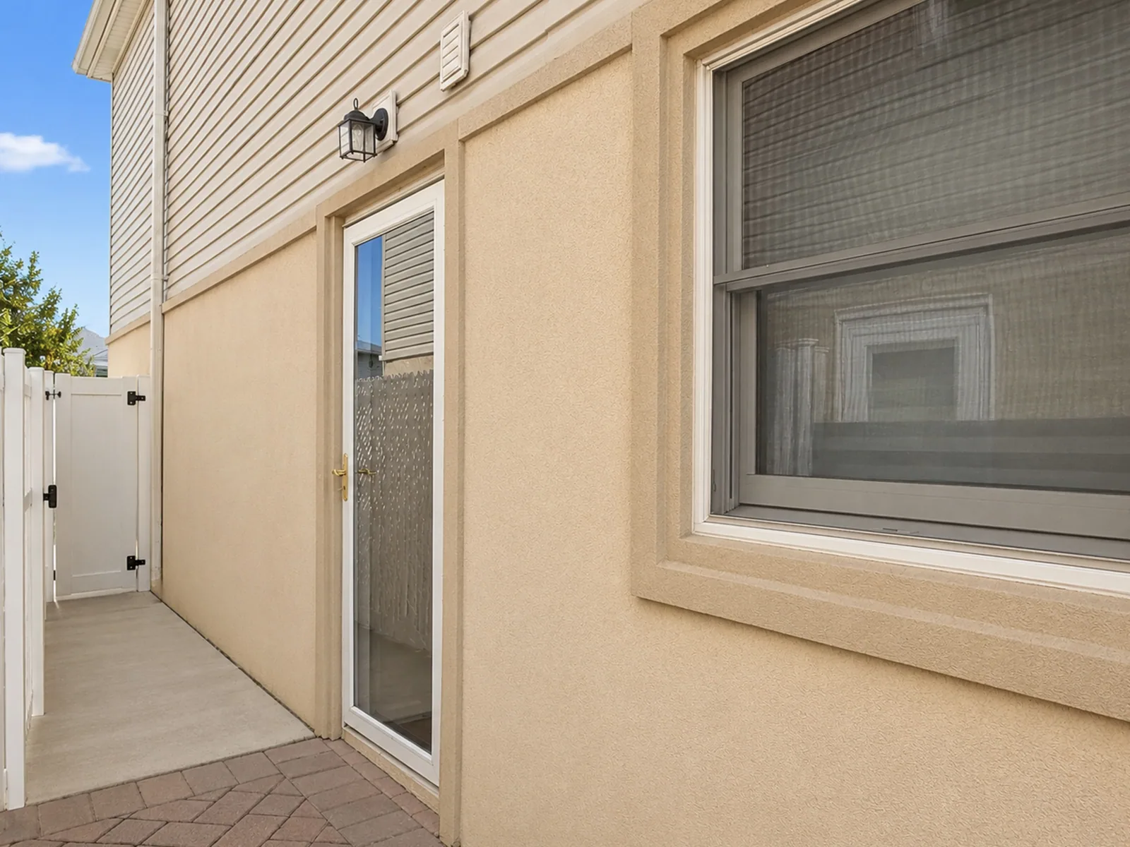 89 Evergreen Street side exterior